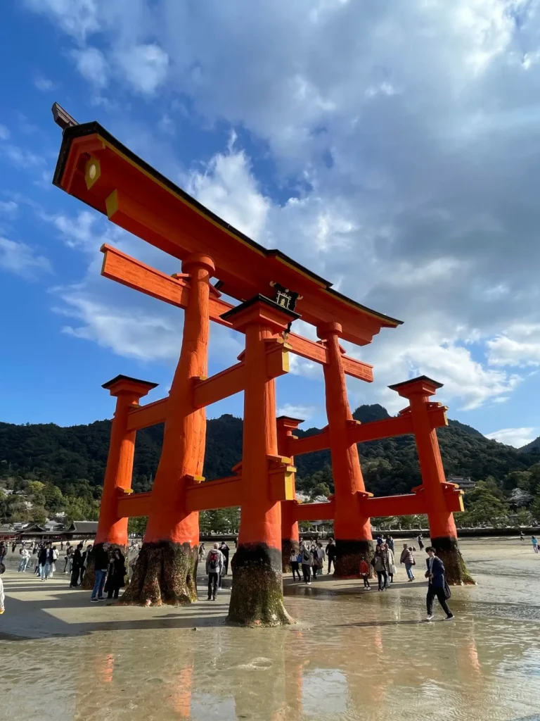 JPN - Miyajima - Itsukushima Shrine Otorii Gate